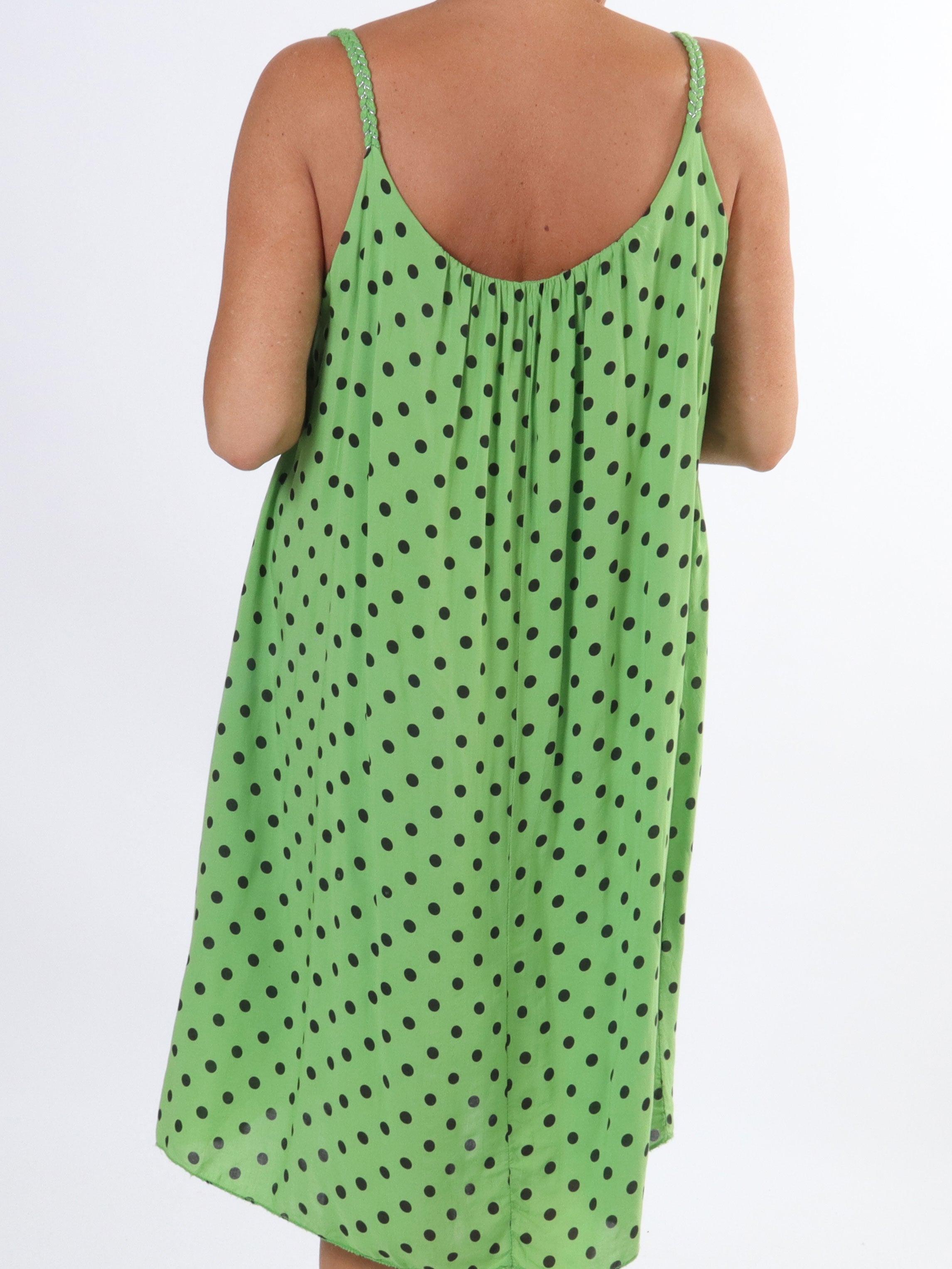 Annie Dot - Prikket plus size kjole i viskose med flettet stropper